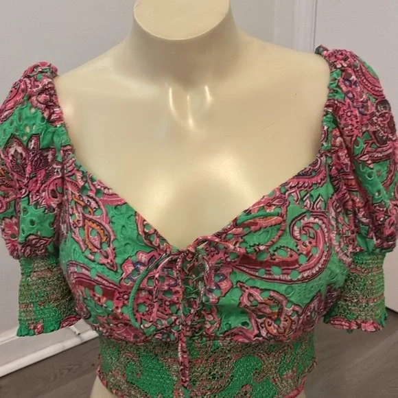 Alice + Olivia Crawford 100% Cotton Eyelet Smocked Top - Picture 5 of 9